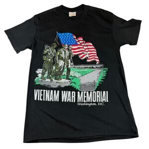 Vintage Vietnam War Memorial Graphic Tee Large